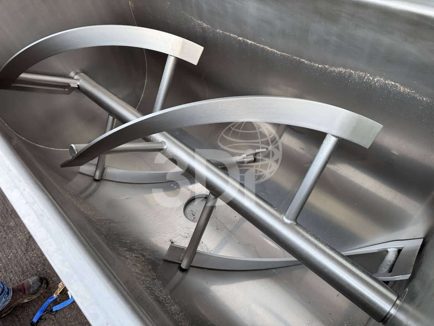 winkworth-ut660-ribbon-blender-2981-7 internal image of a used winkworth ut660 ribbon blender